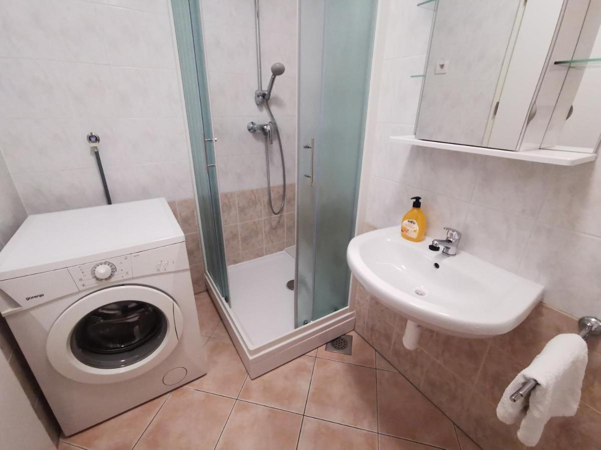 Trnovo Apartment With Free Parking リュブリャナ エクステリア 写真
