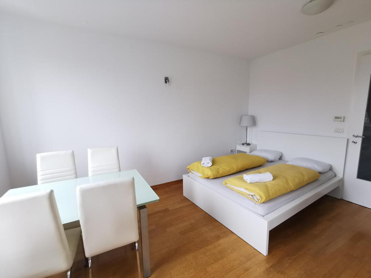 Trnovo Apartment With Free Parking リュブリャナ エクステリア 写真